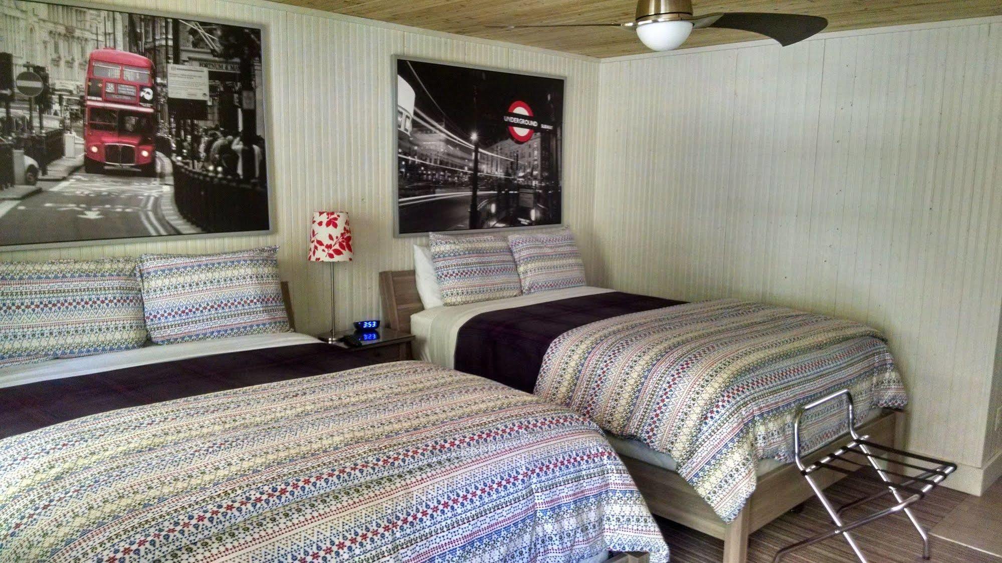 The Saugatuck Retro Resort Exterior photo