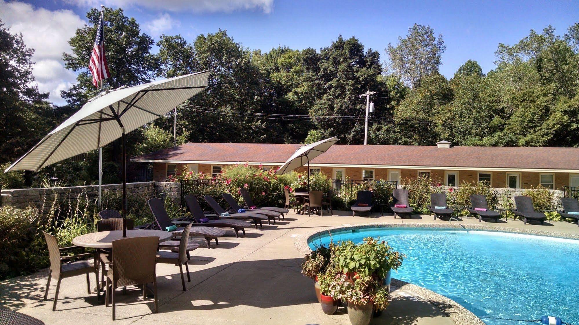 The Saugatuck Retro Resort Exterior photo